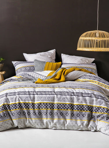 Maximalist stripe duvet cover set
